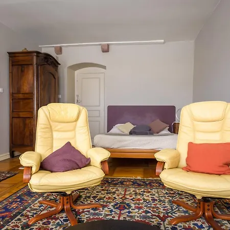 F1 Dans Maison Du 17 Eme Lägenhet *